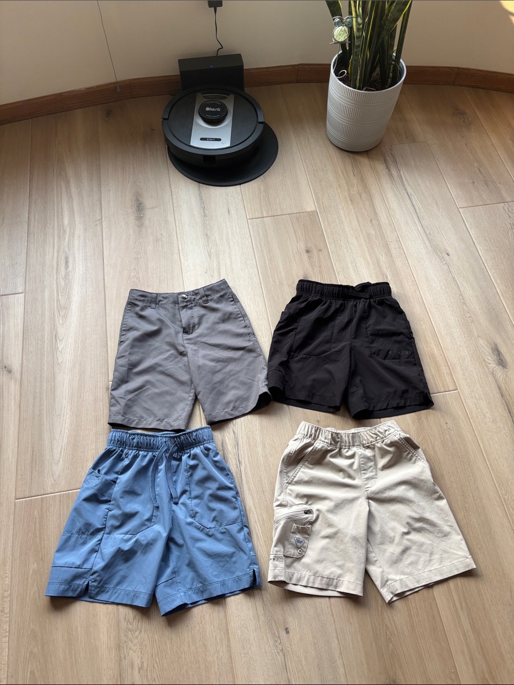 🦆lot of 4 boys size 8 shorts🦆